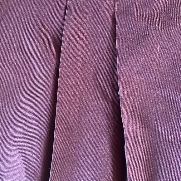 Pleated burgundy skirt, American apparel size a - Picture 2 of 4